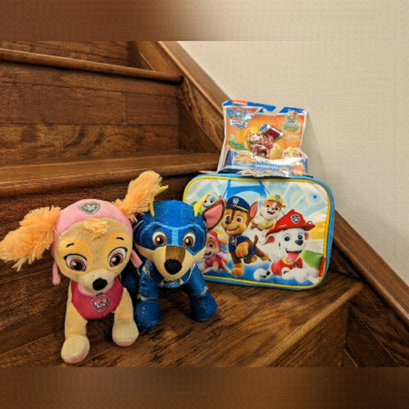 PAW patrol lot, New lunchbox, new Marshall toy, Skye & Chase plush toys - Picture 1 of 6